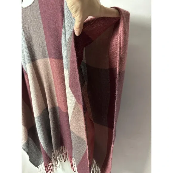 Woolrich Poncho Wrap Womens One Size Pink Gray Plaid Fringe Open Front Cape - Picture 7 of 8